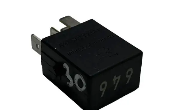 Volkswagen Touareg II Other relay 4H0951253C V23374A1001X010
