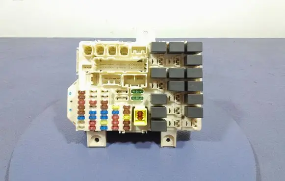 Mitsubishi Colt CZ3 Fuse box set 8637A151
