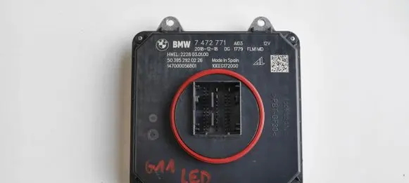 BMW X3 G01 LED ballast control module 7472771