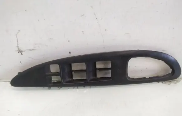Nissan Primera Front door window switch trim 80961AV600