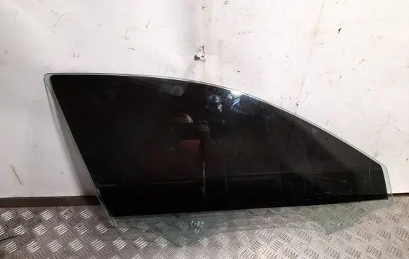Audi A4 S4 B9 Front door window glass four-door 8W0845202