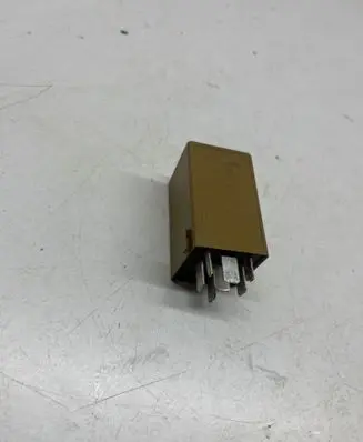 BMW 5 E39 Window control relay 61368384505