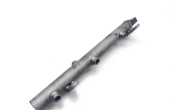 Mercedes-Benz CLS C219 Fuel main line pipe A6420702695 0281002672