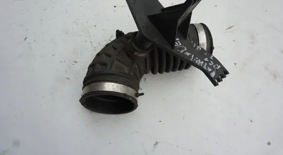 Intake resonator