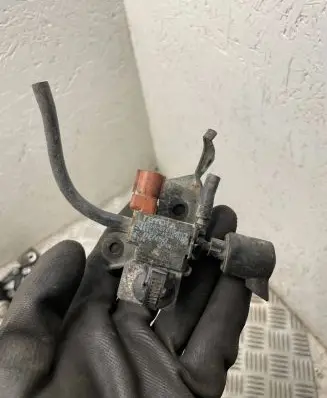 Toyota Avensis Verso Turbo solenoid valve 2586027010