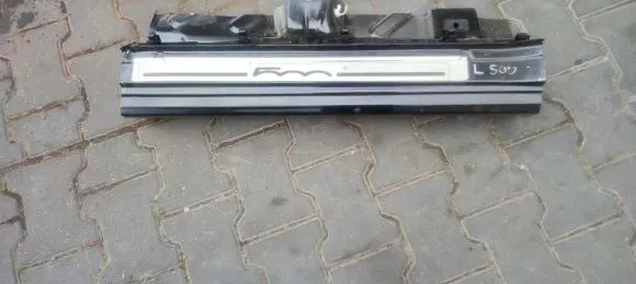 Front sill (body part)
