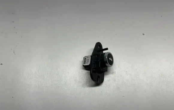 Dodge Challenger Tailgate/boot open switch button 68141864AA