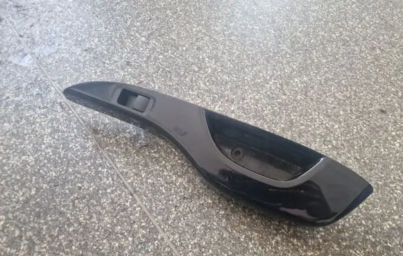 Mitsubishi Space Star Electric window control switch