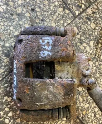 Peugeot 307 Front brake caliper