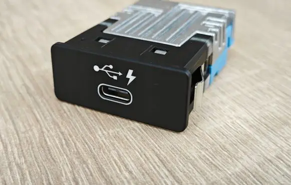 BMW 4 G22 G23 G24 G26 USB socket connector 430IXA