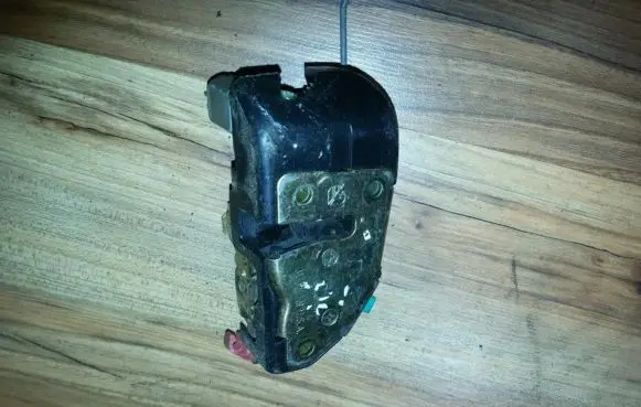 Chrysler Voyager Front door lock