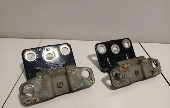 Volvo XC90 Tailgate/trunk/boot hinge 30674732