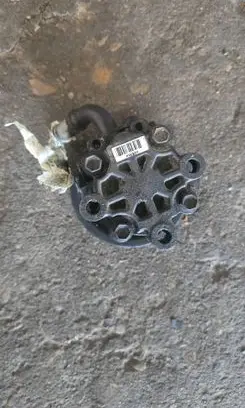 Chrysler 300 - 300C Power steering pump 04892093AA