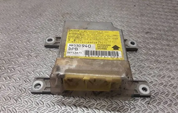 Mitsubishi Pajero Pinin Airbag control unit/module MR530940 X6T43871