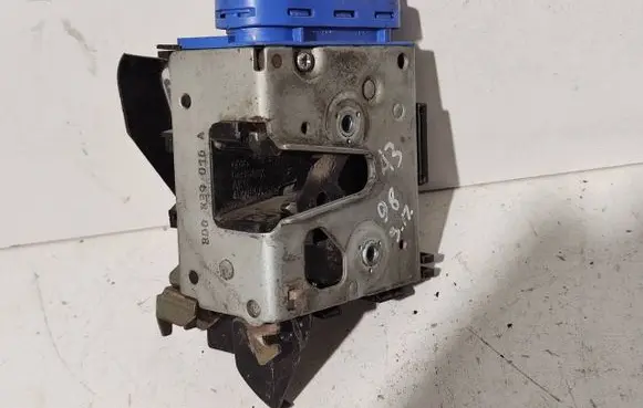 Audi A3 S3 8L Rear door lock 8D0839016A