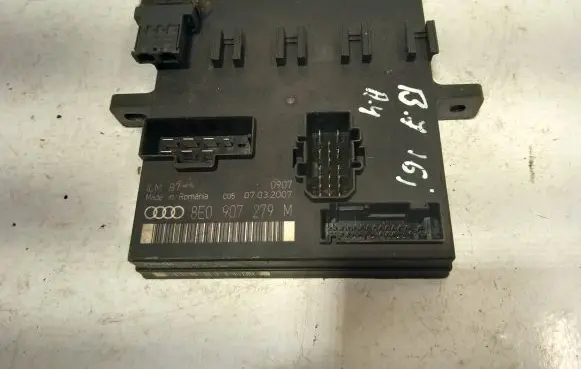 Audi A4 S4 B7 8E 8H Comfort/convenience module 8E0907279M