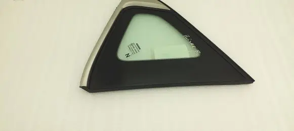 Nissan Pulsar Rear vent window glass 43R00048