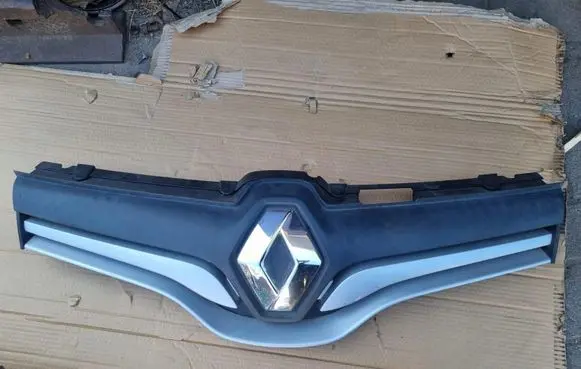 Renault Kangoo II Front bumper upper radiator grill 623101381R