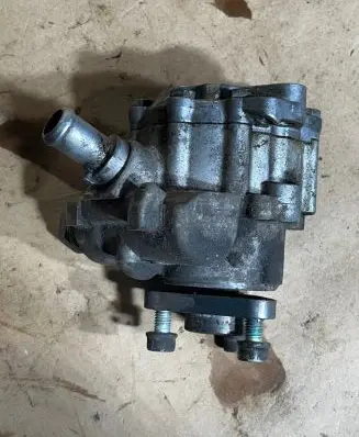 Audi A4 S4 B7 8E 8H Power steering pump 8E0145155N 7690955121