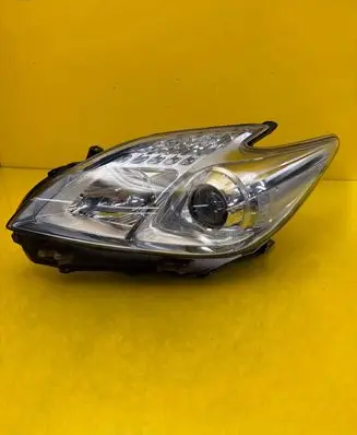 Toyota Prius+ (ZVW40) Headlight/headlamp