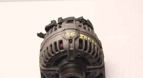 Opel Zafira B Generator/alternator 39RZAFIRAB55556067