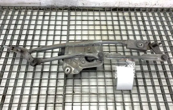 Volvo XC90 Front wiper linkage and motor 8620509