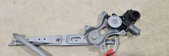 Toyota Prius (XW50) Front door window regulator with motor 8571062010