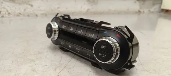 Mercedes-Benz A W176 Climate control unit A2469008415