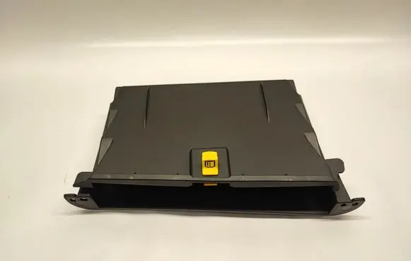 Ford Mustang VI Glove box