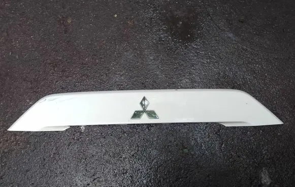 Mitsubishi Outlander Trunk door license plate light bar 5817A022ZZ