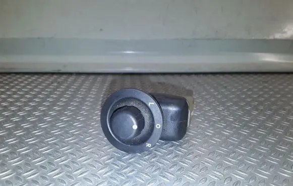 Jeep Grand Cherokee (WK) Wing mirror switch P56040524AE