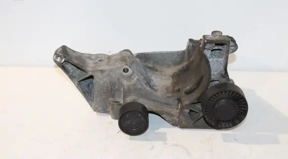 BMW 3 E90 E91 Generator/alternator bracket 7802639