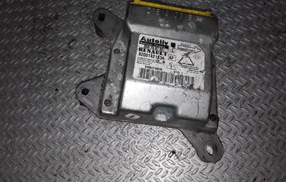 Renault Laguna II Airbag control unit/module 8200142183A