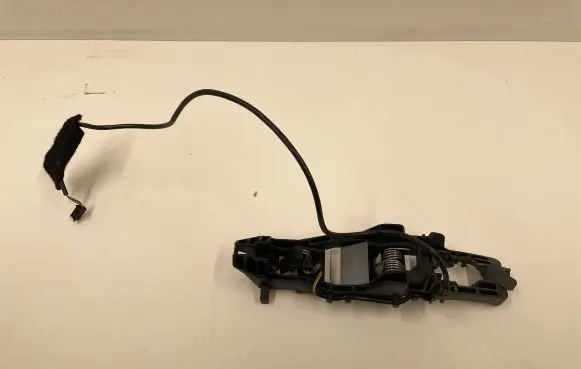 Mercedes-Benz CLS AMG C219 Rear door exterior handle/bracket 2117600334 A2115450828