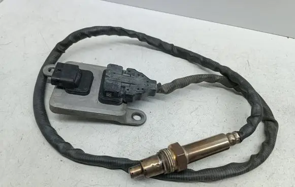 Mercedes-Benz C W205 Lambda probe sensor A0009053706 5WK96683F 0009053706