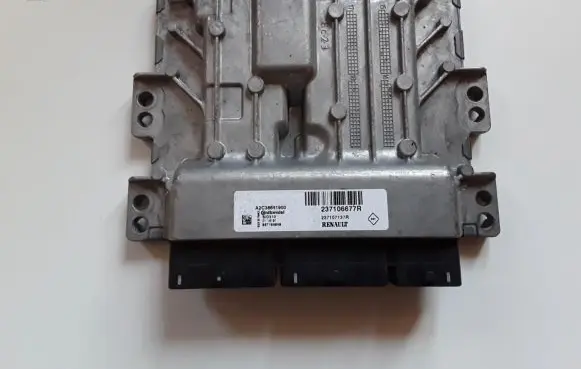 Renault Megane IV Engine control unit/module 237106677R