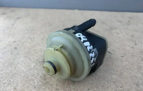 BMW 3 E90 E91 Fuel filter heater 8517897 13328517897 13328572519