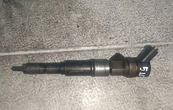 BMW 5 E39 Fuel injector 0445110048
