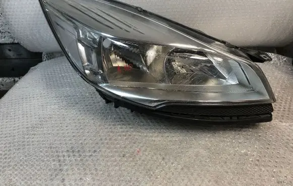 Ford Kuga II Headlight/headlamp