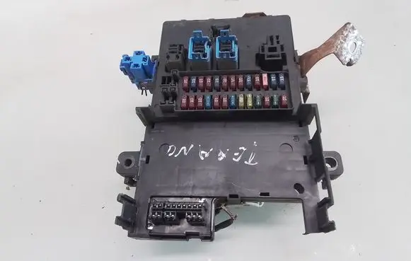 Nissan Terrano Fuse module