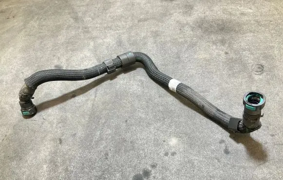 Land Rover Evoque II Engine coolant pipe/hose L8D28D050AB