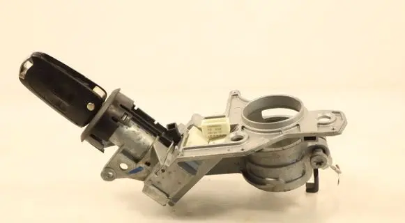 Opel Zafira B Ignition lock 31717F107B