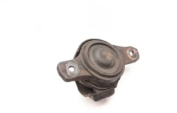 Subaru Legacy Engine mounting bracket