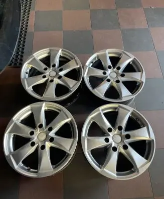 Toyota Hilux (AN10, AN20, AN30) R17 alloy rim 