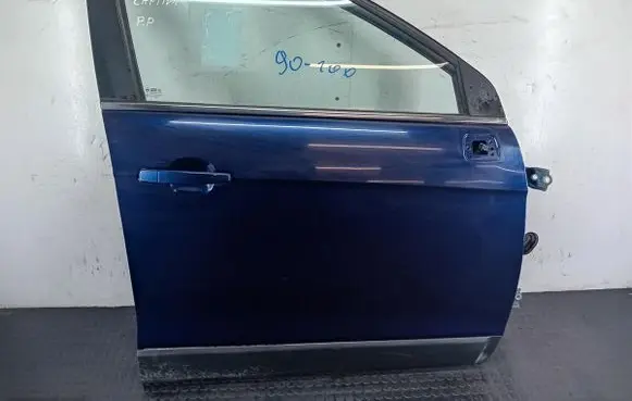 Chevrolet Captiva Front door 47U
