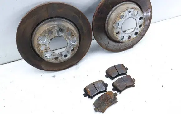 Volkswagen PASSAT CC Rear brake disc 1K0615601AD 3C0698451F