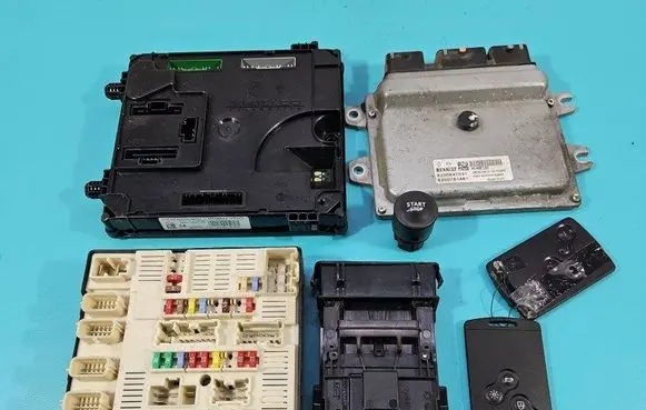 Renault Laguna III Engine control unit/module ECU 8200847021 IMPRK1448603