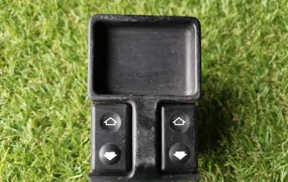 BMW 5 E34 Electric window control switch 1374491