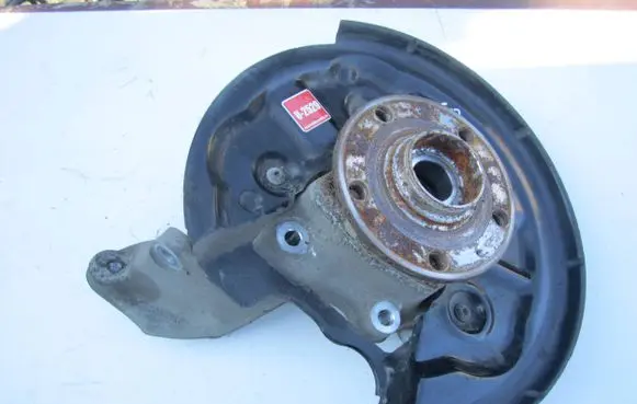 Volkswagen Tiguan Rear wheel hub spindle/knuckle 5QF505436F