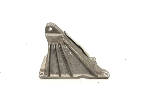 Engine mounting bracket
